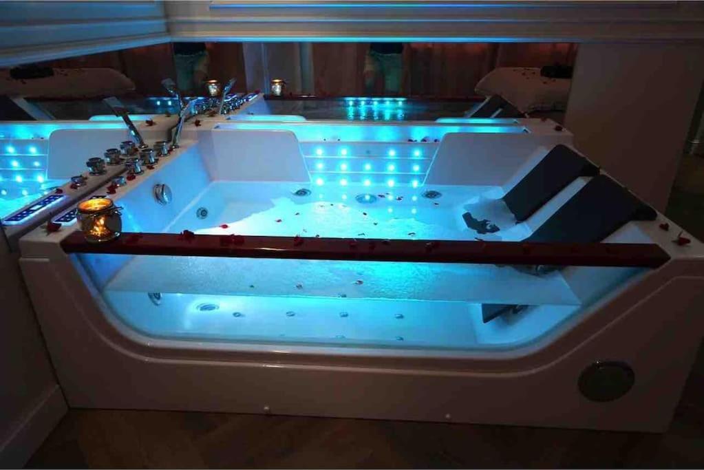 Apartament Glamour Prywatne Jacuzzi Starowislna كراكوفيا المظهر الخارجي الصورة