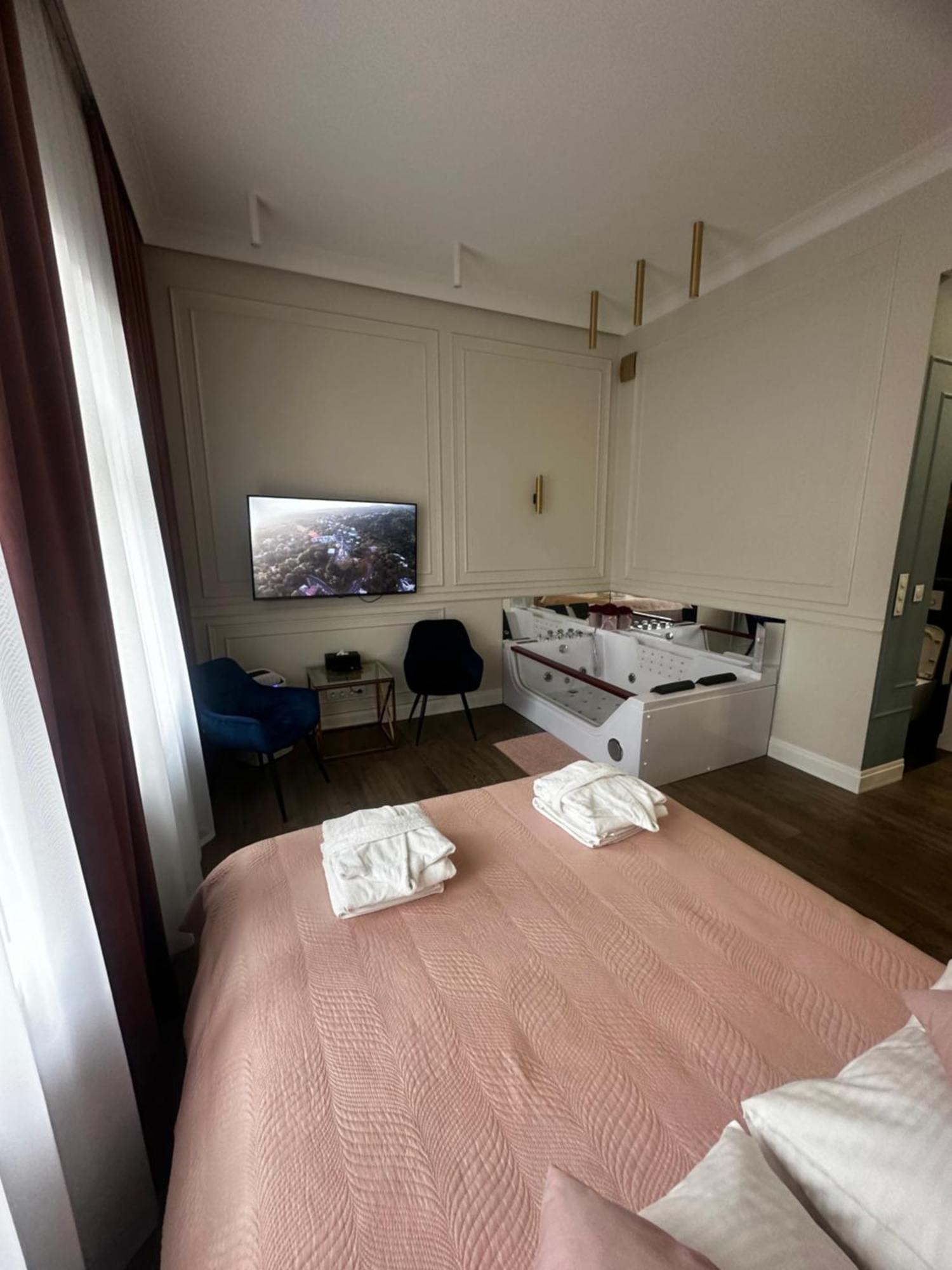 Apartament Glamour Prywatne Jacuzzi Starowislna كراكوفيا المظهر الخارجي الصورة